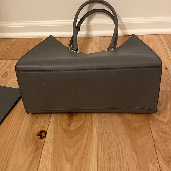 Calvin Klein purse - Picture 5 of 9